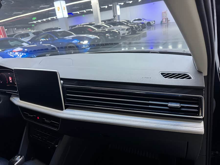 Volkswagen Tiguan L 2023 #11 Volkswagen Tiguan L 2023 car image #11