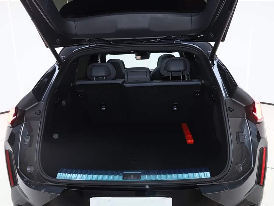 Lynk & Co 08 EM-P 2025 car image #11