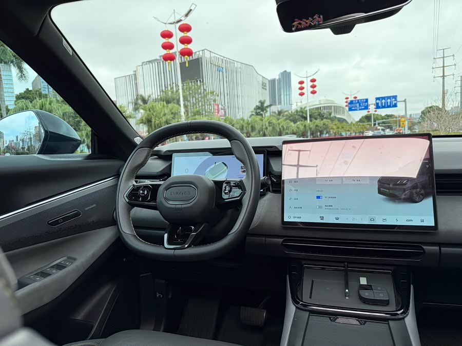 Lynk & Co 08 EM-P 2024 car image #11