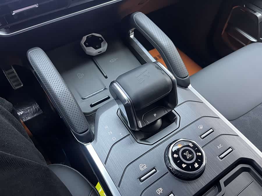 Jetour Traveller 2024 car image #11