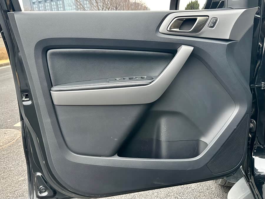 Ford Everest 2019 car image #11