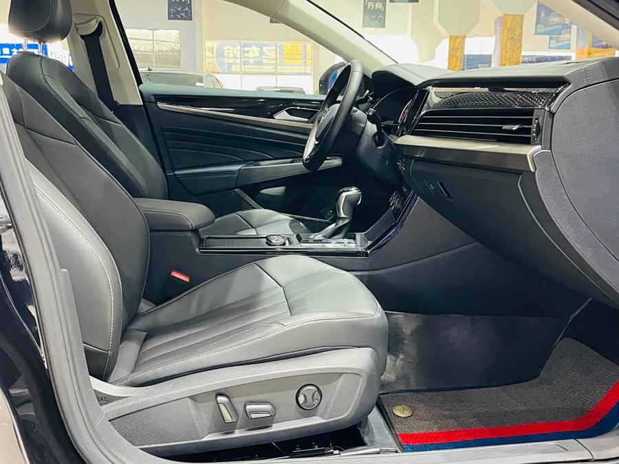 Volkswagen Passat 2020 car image #11