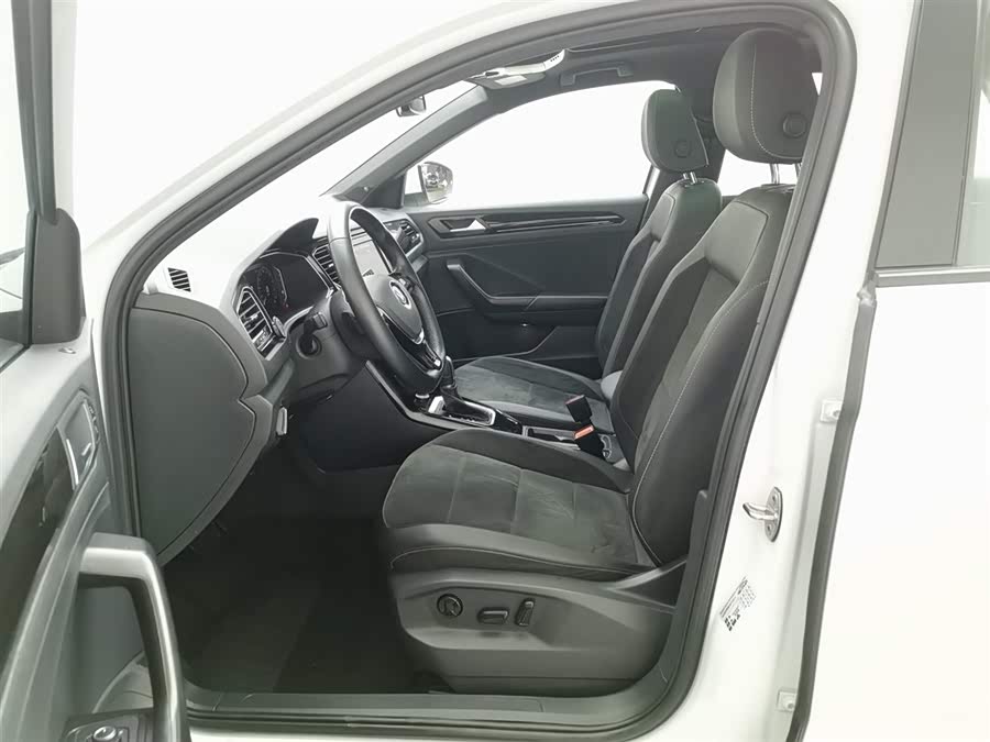 Volkswagen T-Roc 2026 car image #11