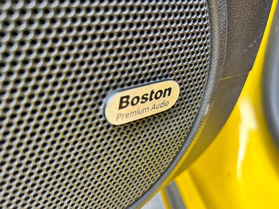 Chevrolet Camaro 2011 car image #11