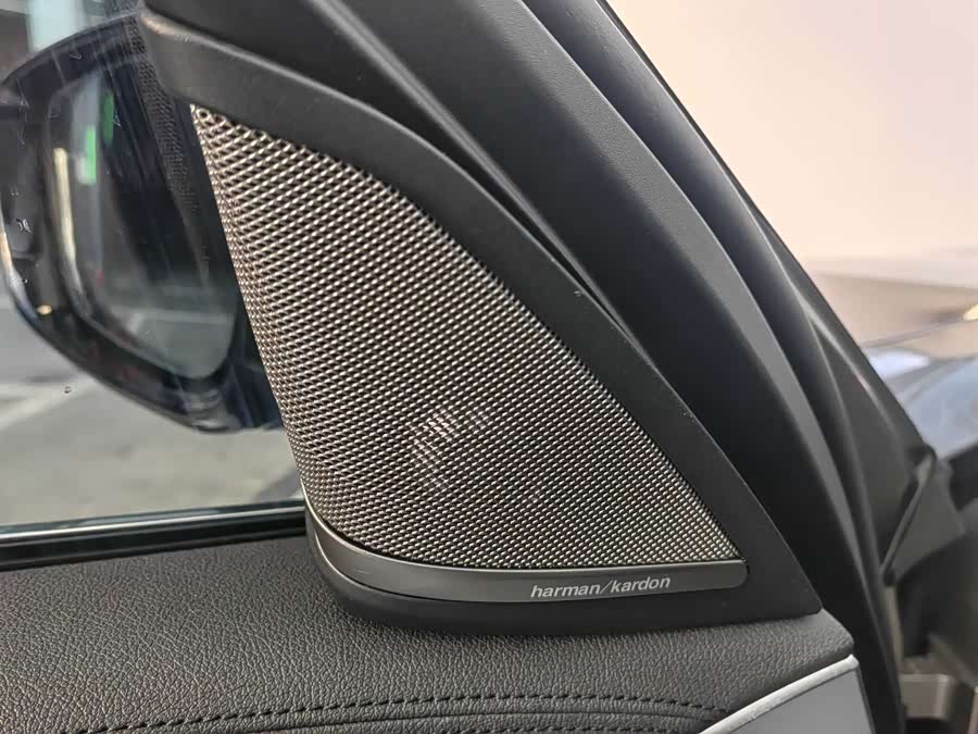 BMW 5 Series 2019 car image #11