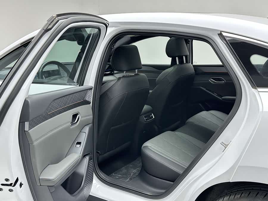 BYD Qin L 2025 car image #11