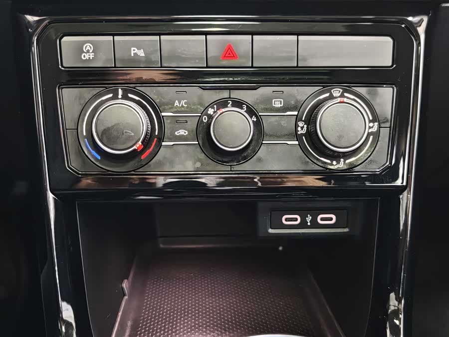 Volkswagen Tacqua 2022 car image #11