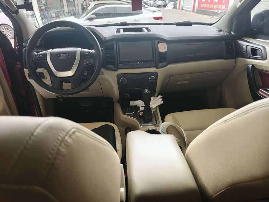 Ford Everest 2017 صورة سيارة #11