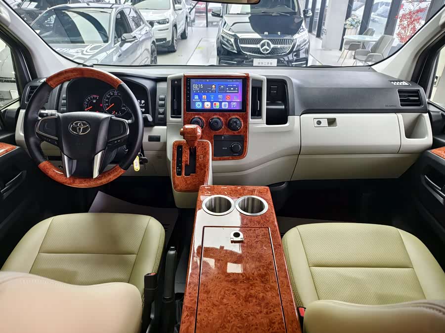 Toyota 2021 immagine di auto #11