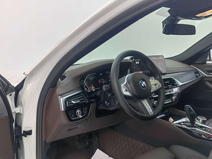 BMW 5 Series 2024 car image #11