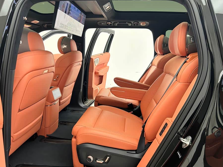 Lynk & Co 900 2025 car image #11