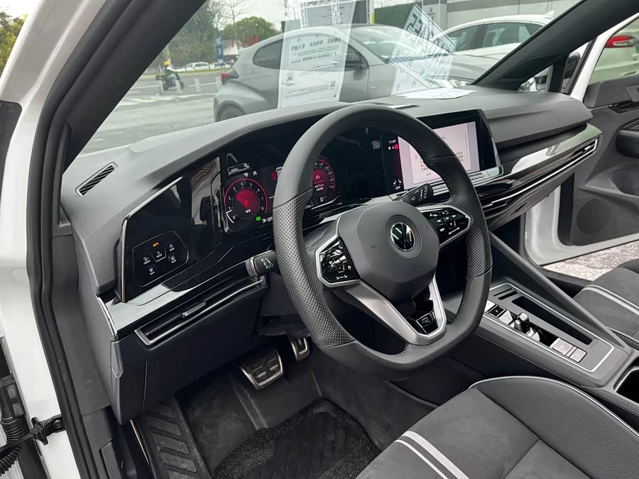 Volkswagen Golf 2024 car image #11