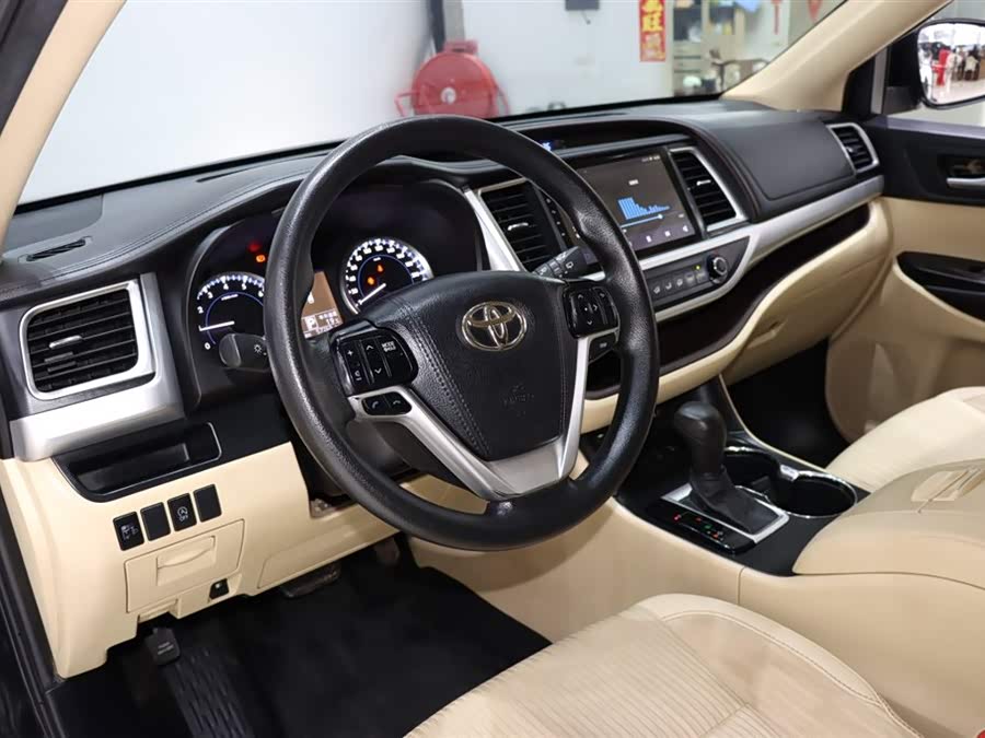 Toyota Highlander 2021 car image #11