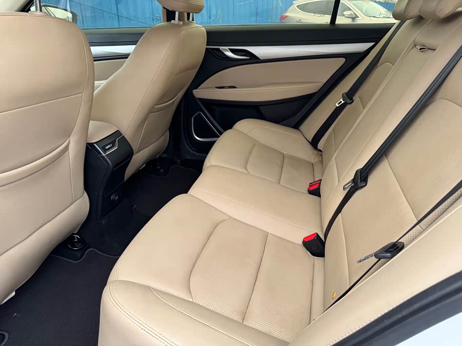GEELY Emgrand 2019 car image #11