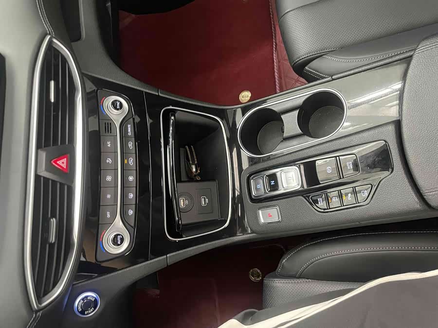 Hyundai Santa Fe 2021 car image #11