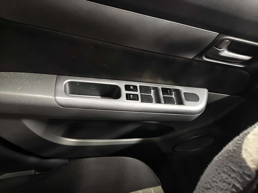 Suzuki Swift 2015 #11 Suzuki Swift 2015 car image #11