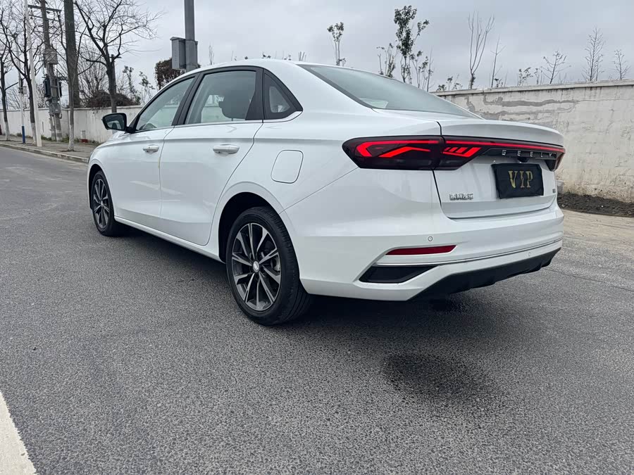 GEELY Emgrand 2022 car image #11