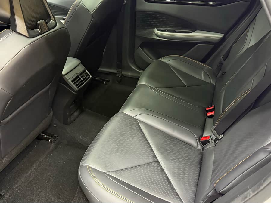 Changan UNI-V 2023 صورة سيارة #11