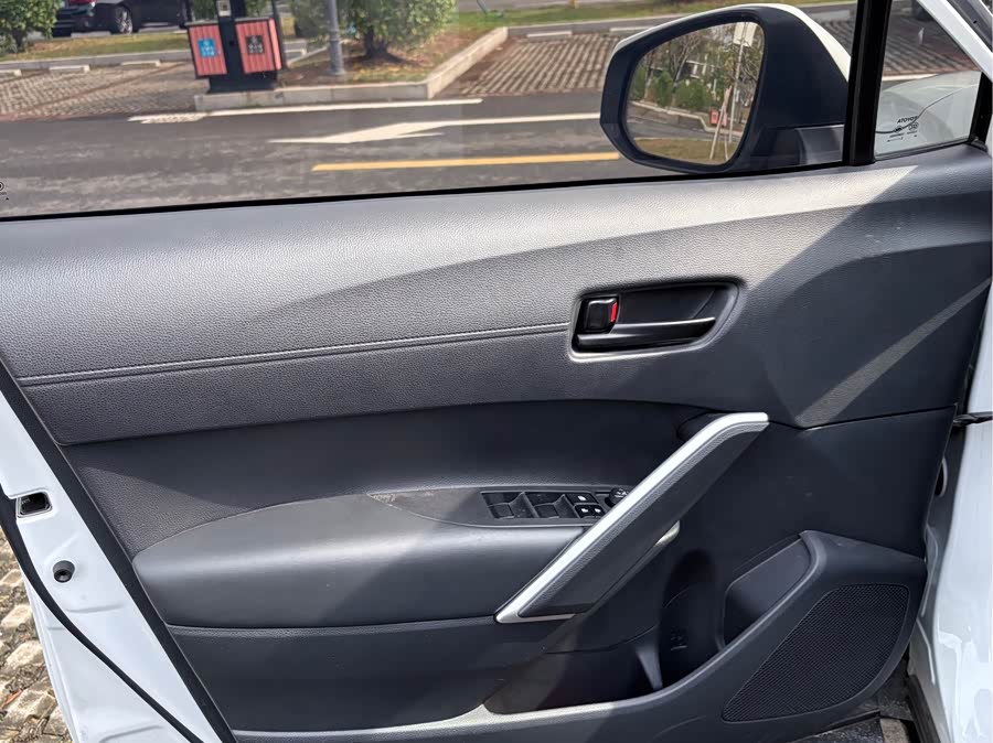 Toyota Frontlander 2022 car image #11