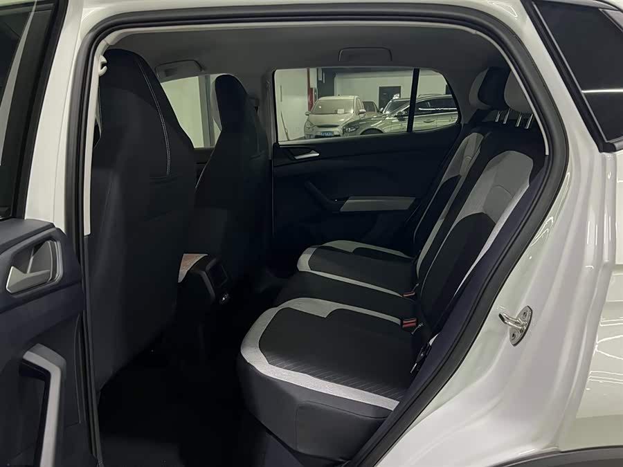 Volkswagen Tharu 2025 car image #11