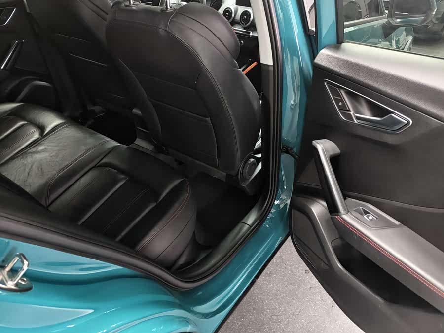 Audi Q2L 2022 imagen de coche #11