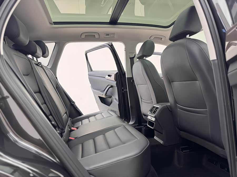 Volkswagen Tharu 2022 car image #11