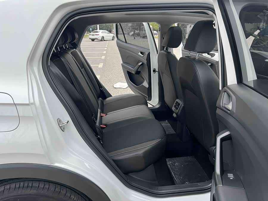 Volkswagen Tacqua 2022 car image #11