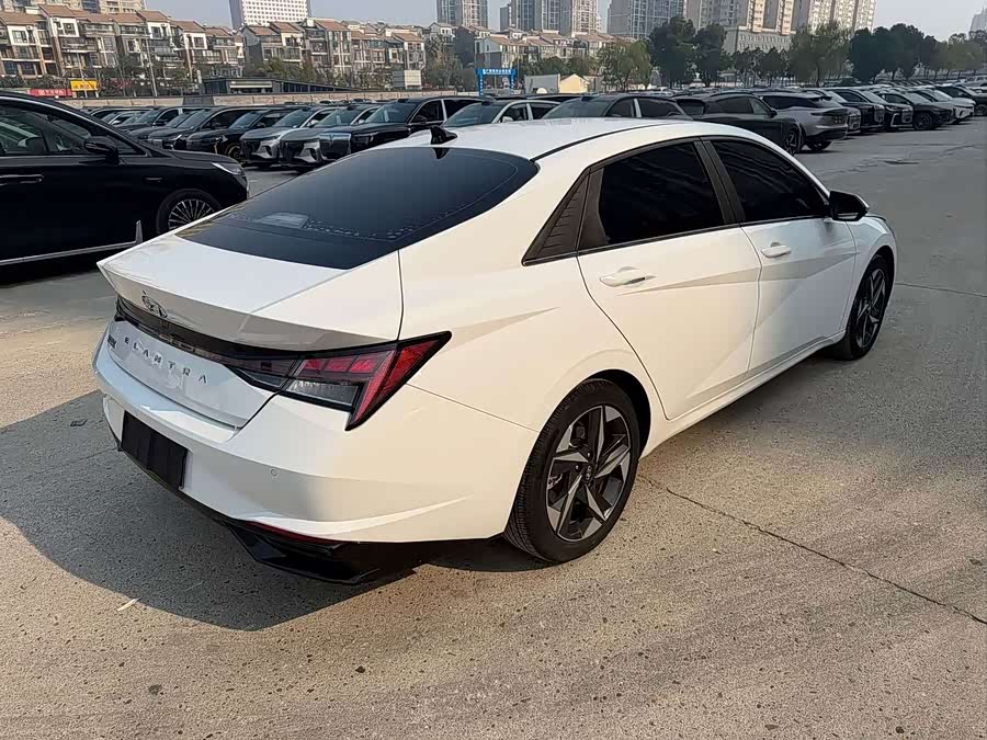 Hyundai Elantra 2021 car image #11