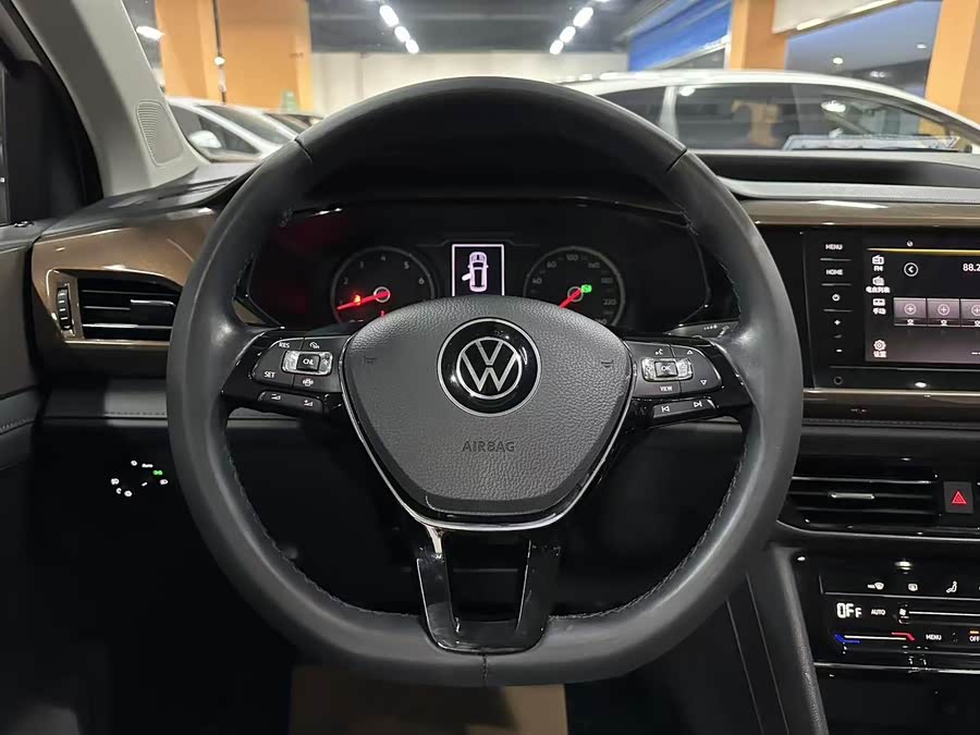 Volkswagen Tharu 2021 car image #11