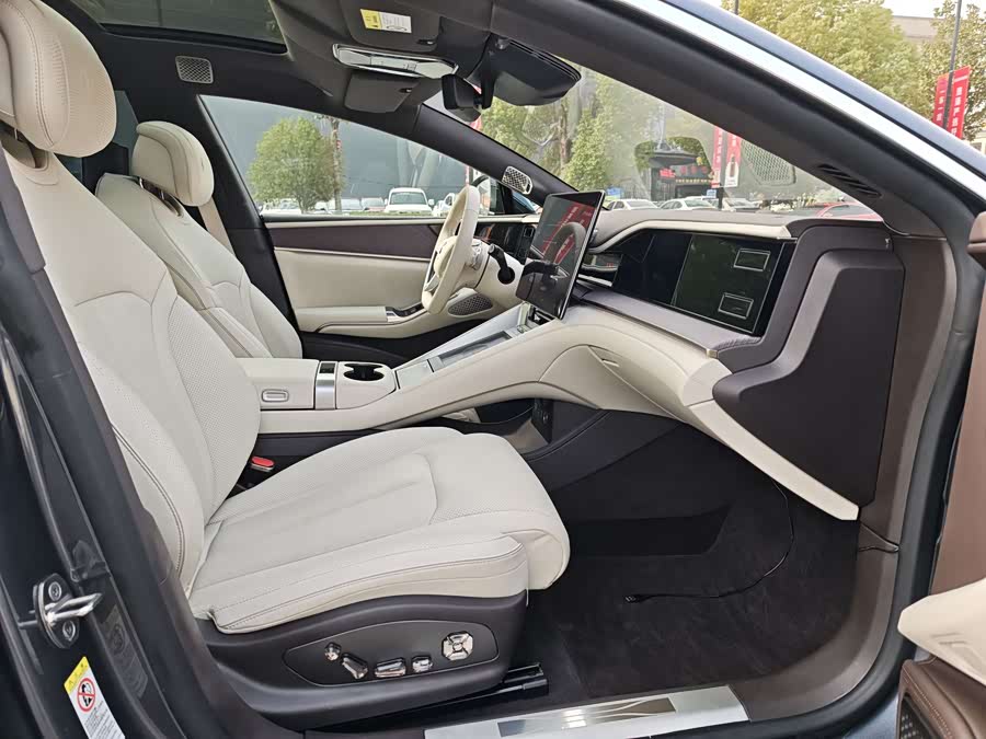 Denza Z9 2024 imagem de carro #11