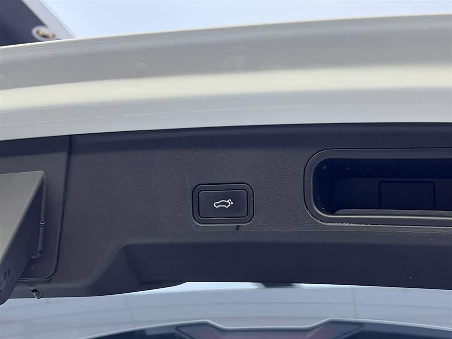 GEELY Boyue L 2023 car image #11