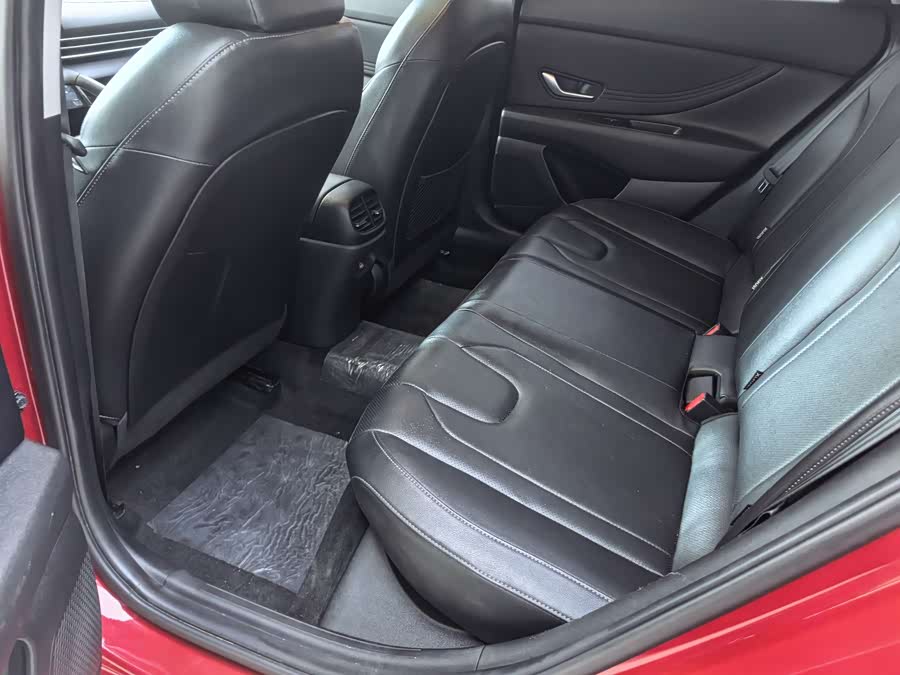 Hyundai Elantra 2023 car image #11