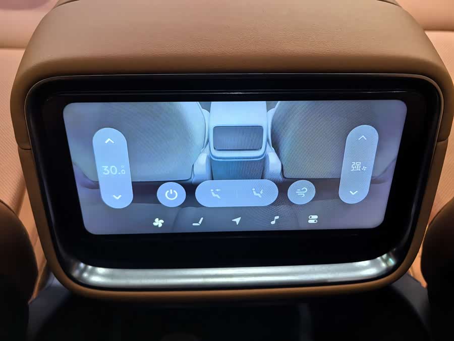 MI YU7 2025 car image #11