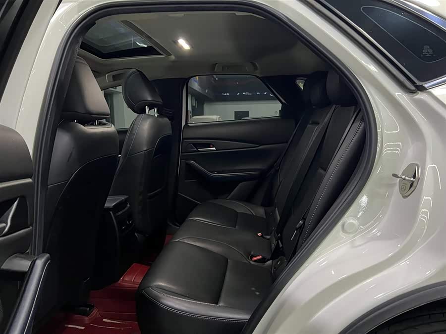 Mazda CX-30 2022 изображение автомобиля #11