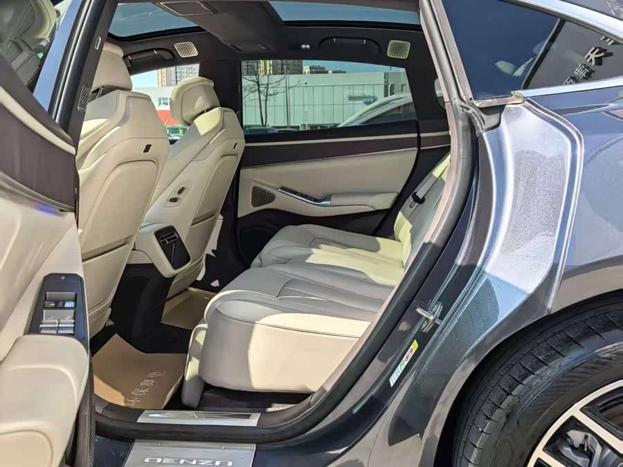 Denza Z9 2024 imagem de carro #11