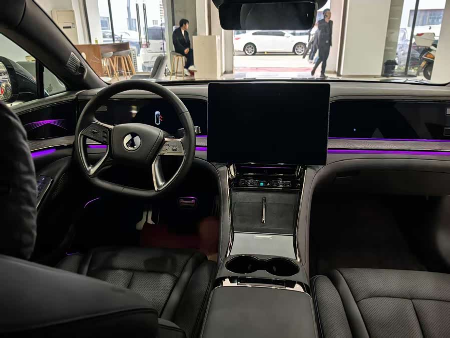 Denza Z9 2024 car image #11