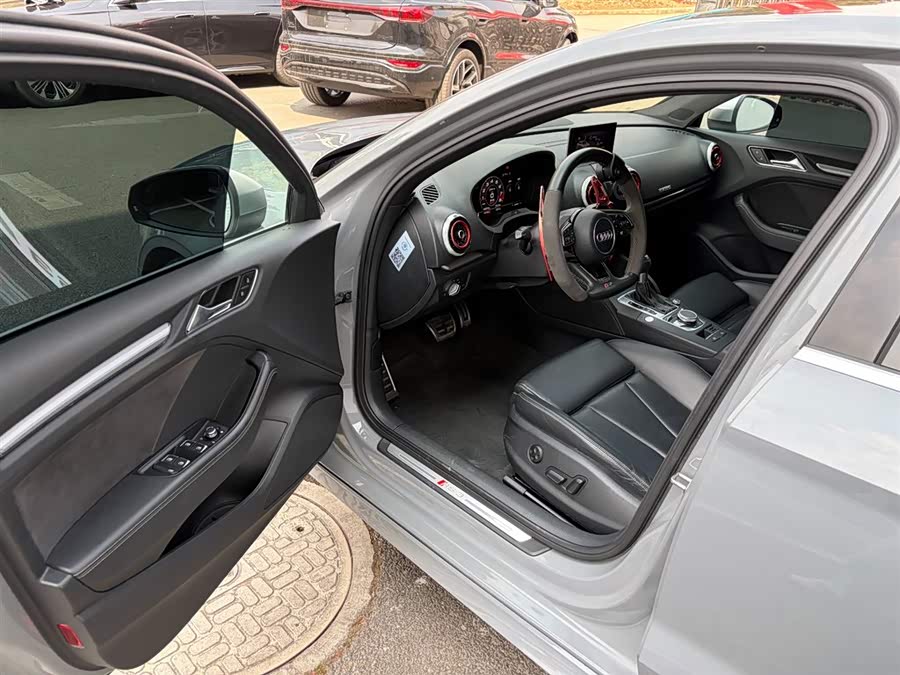 Audi RS 3 2017 صورة سيارة #11