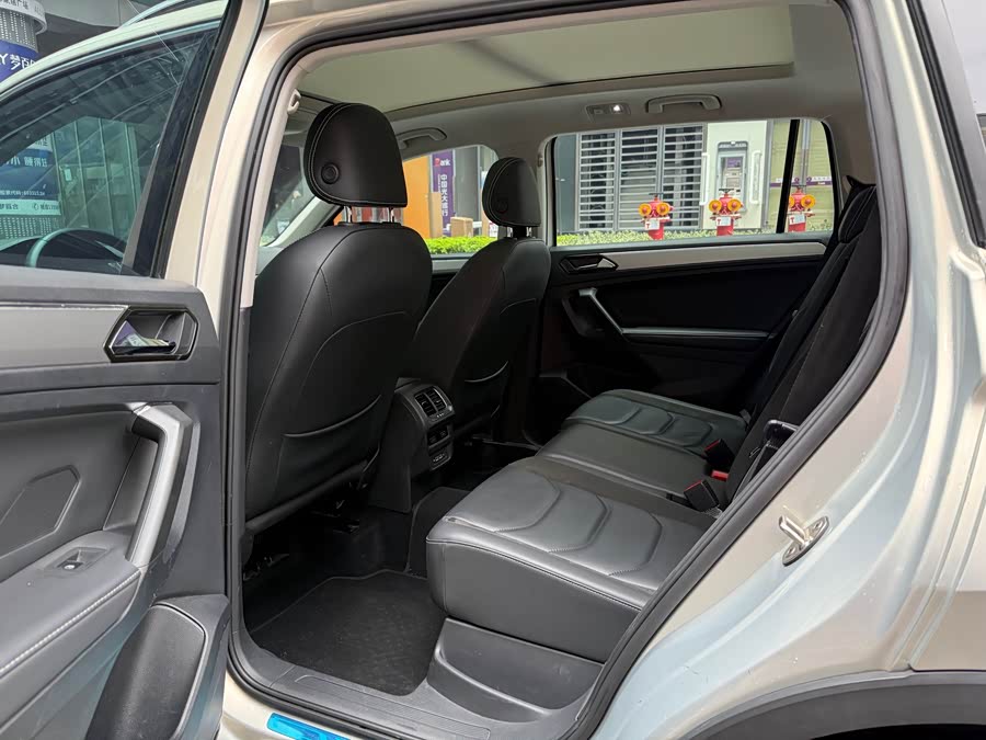 Volkswagen Tiguan L 2019 car image #11