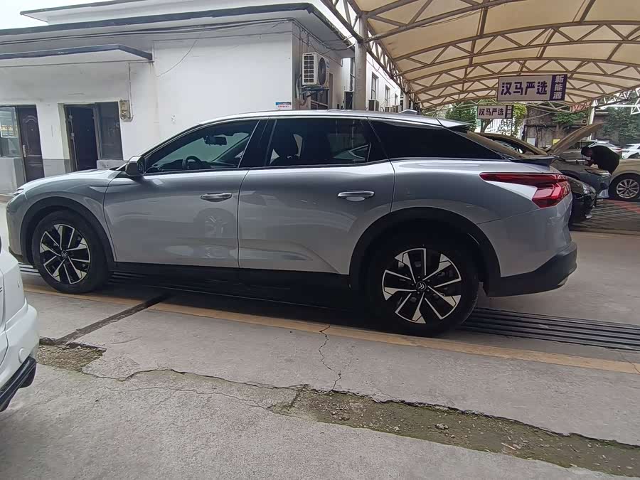 Citroen C5 X 2024 car image #11