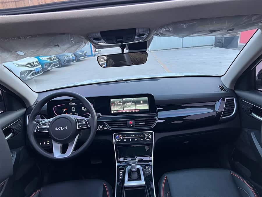 Kia Seltos 2023 imagen de coche #11