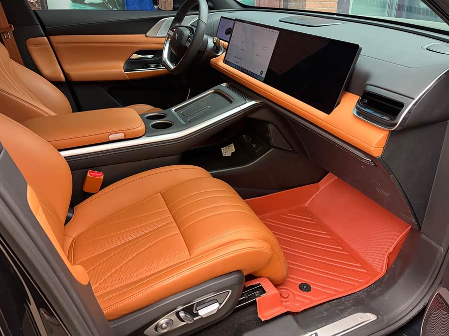 Xpeng G9 2024 car image #11