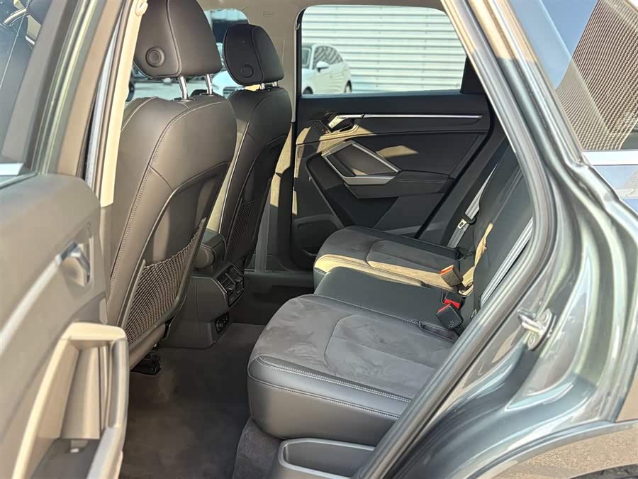 Audi Q3 2023 car image #11