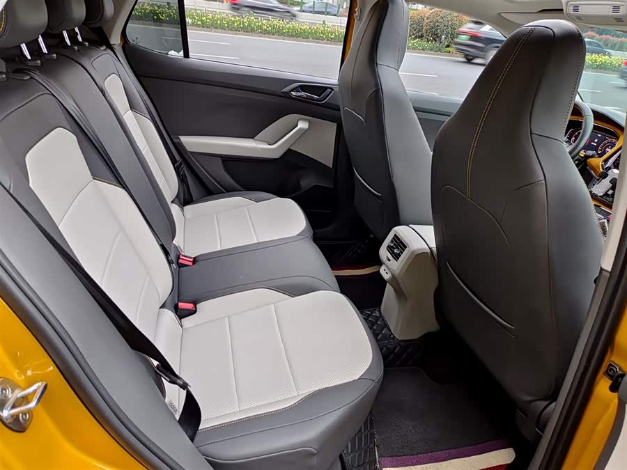 Volkswagen T-Cross 2020 car image #11