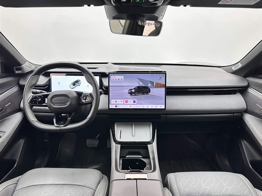 Lynk & Co 08 EM-P 2024 car image #11