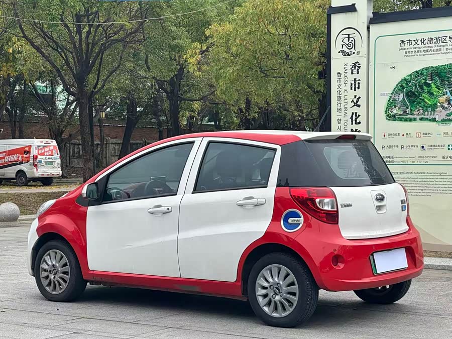 JAC 2018 car image #11