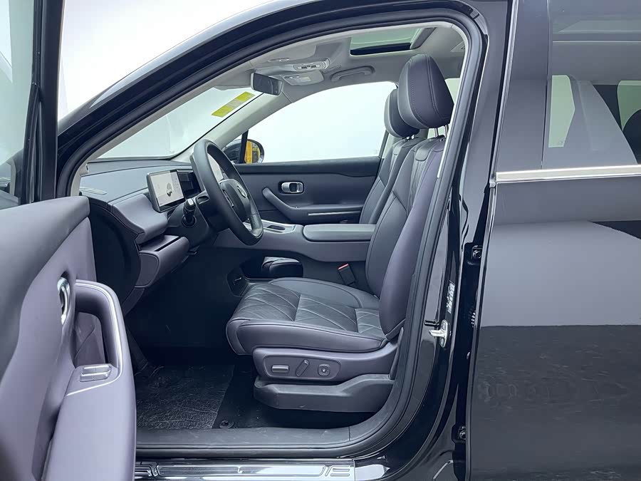 Leapmotor C16 2025 car image #11