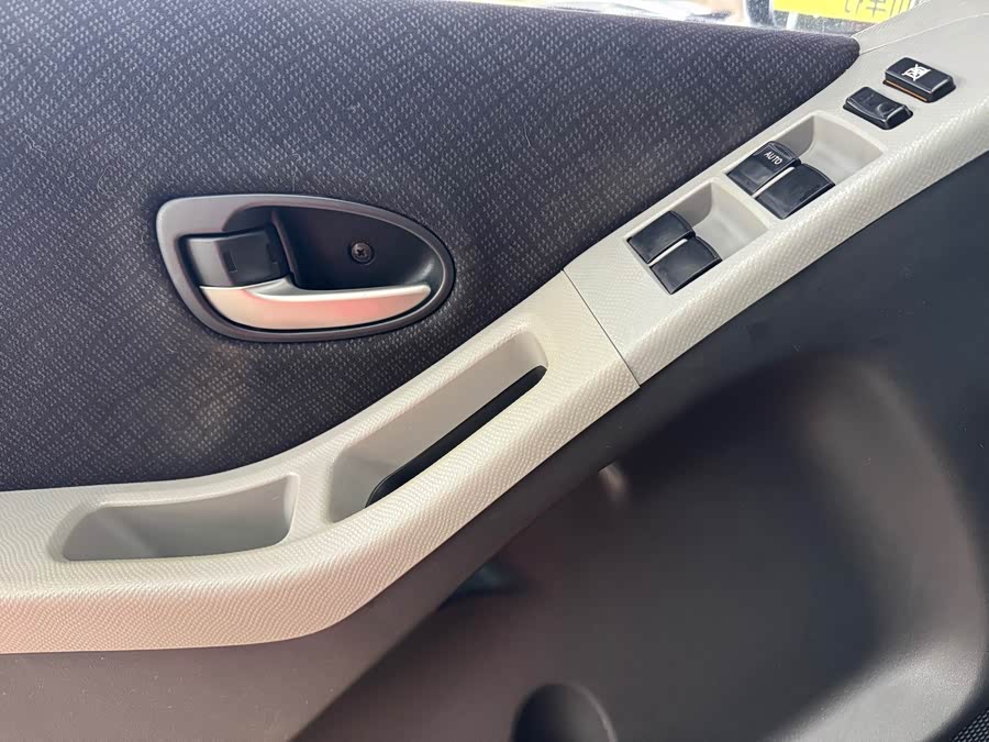 Toyota Yaris 2008 car image #11