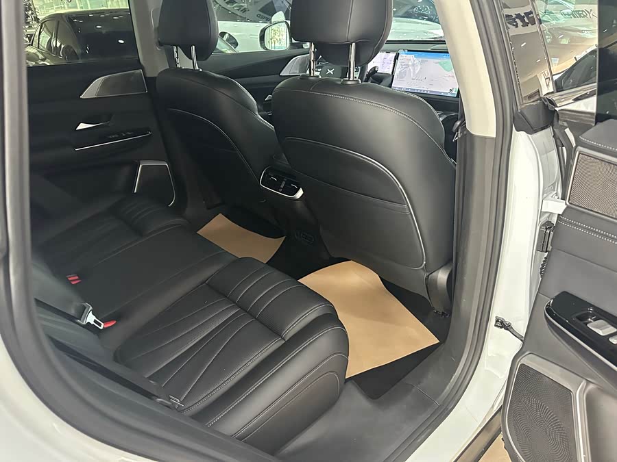 Xpeng G9 2024 immagine di auto #11