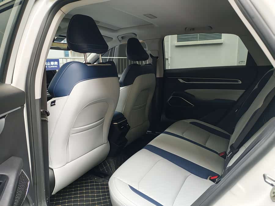 Emgrand 2022 car image #11
