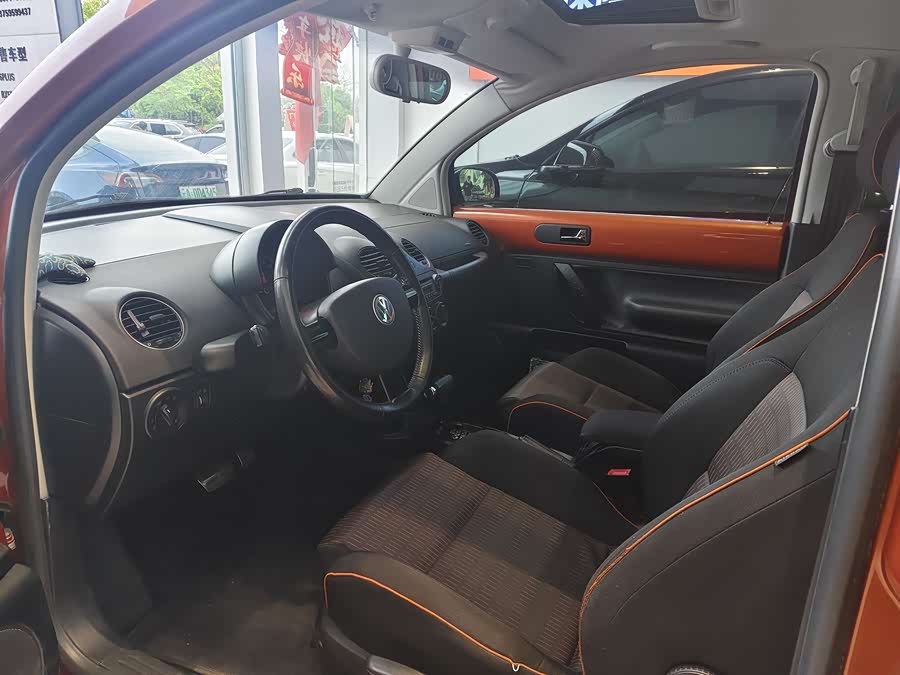 Volkswagen Beetle 2011 изображение автомобиля #11